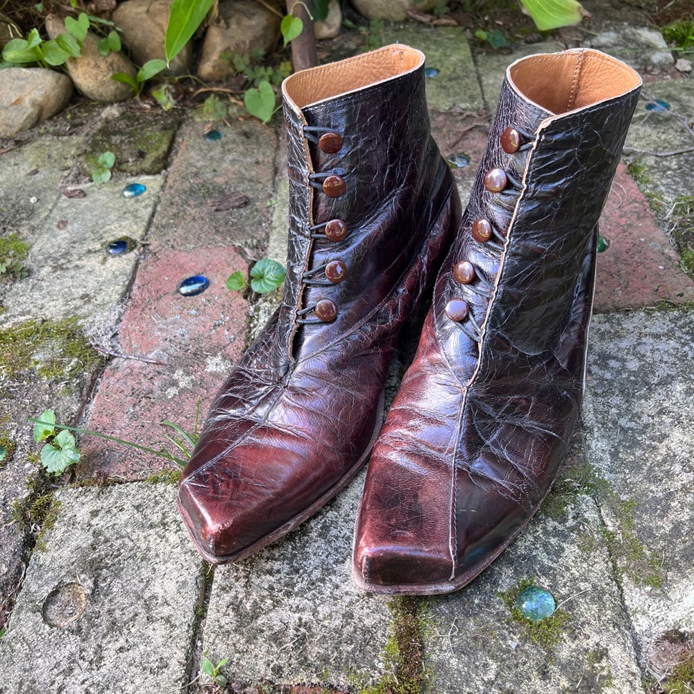 CYDWOQ Vintage Leather Button-Up Boots size 39.5